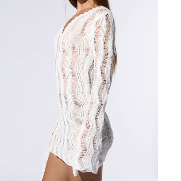 Callie Lives White Distressed AKIRA Can’t Cover Me Crochet Tunic Mini Dress S M - Picture 3 of 9
